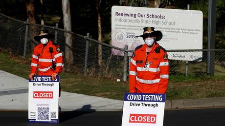 FILE PHOTO. A Covid-19 drive-through testing clinic in eastern Brisbane.
©Patrick HAMILTON / AFP