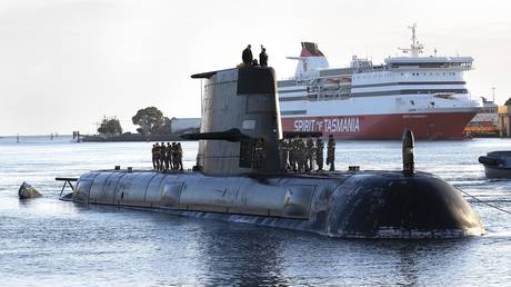 FILE PHOTO: Royal Australian Navy submarine HMAS Sheean arrives in Devonport on April 22, 2021 in Tasmania, Australia. © POIS Andrew Dakin/Australian Defence Force via Getty Images