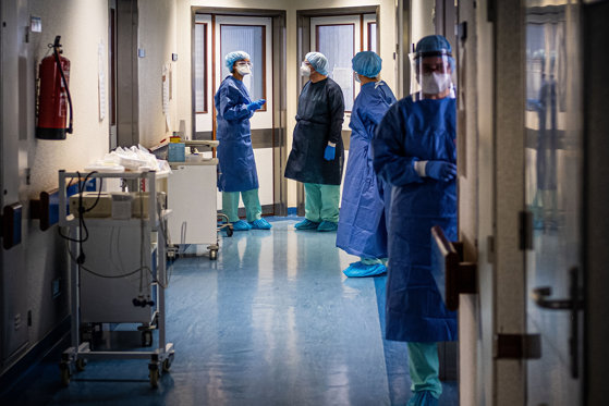 Personal medical pe holul spitalului