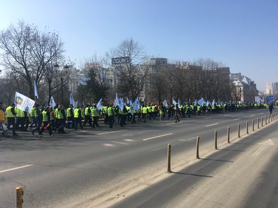 Poliţiştii se pregătesc de proteste: respectarea legii este facultativă în „Statul de Drepţi”