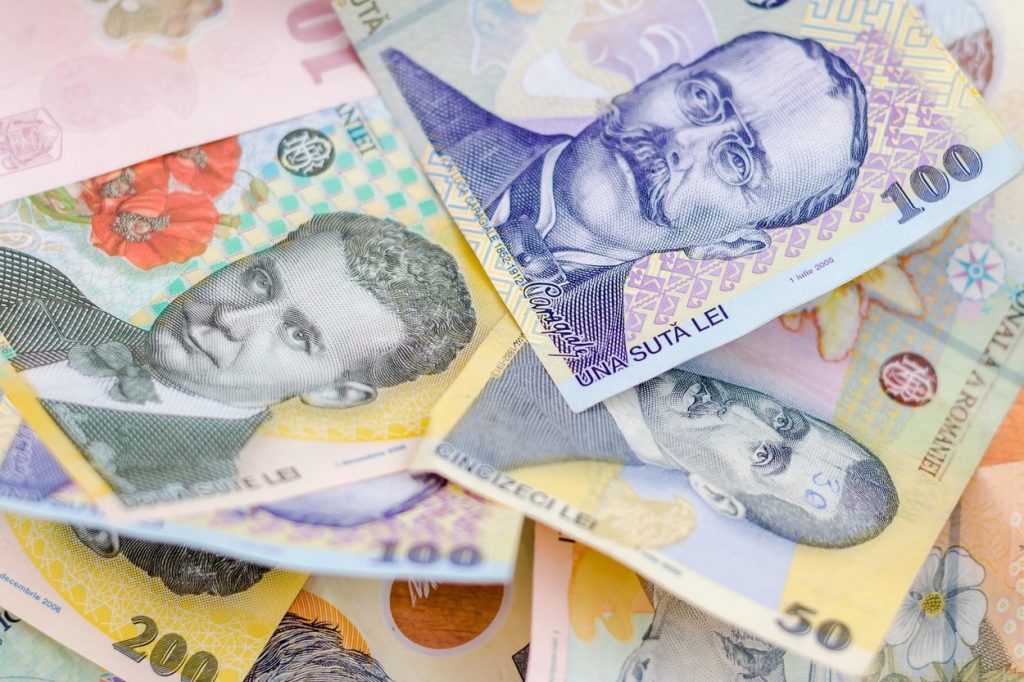 Bancnote romanesti, lei cu Caragiale si Blaga.