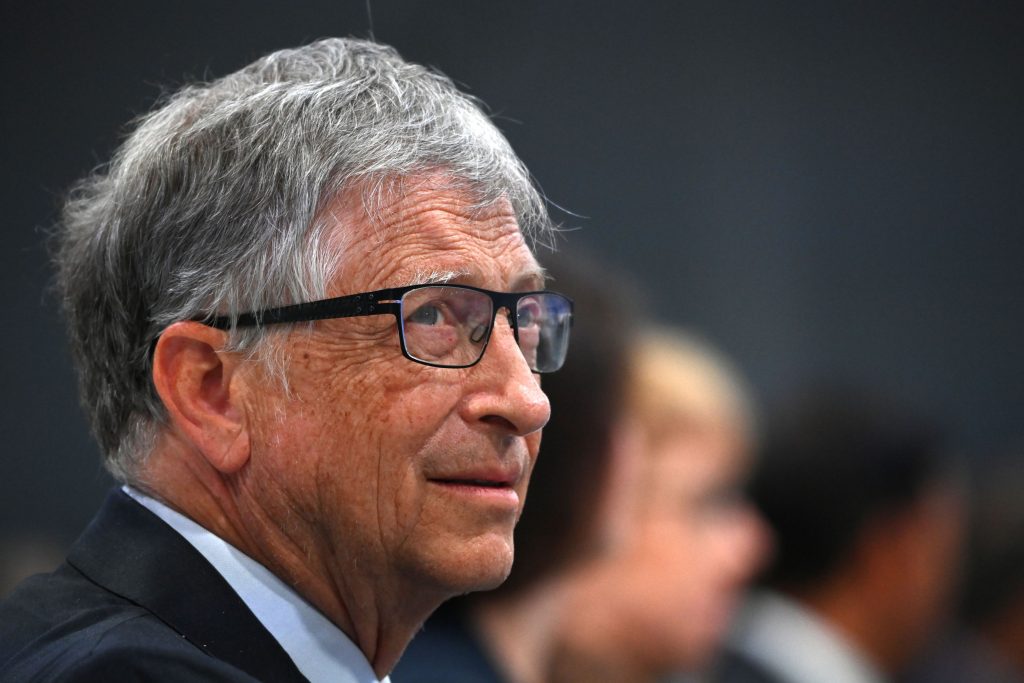bill gates in marea britanie, noiembrie 2021