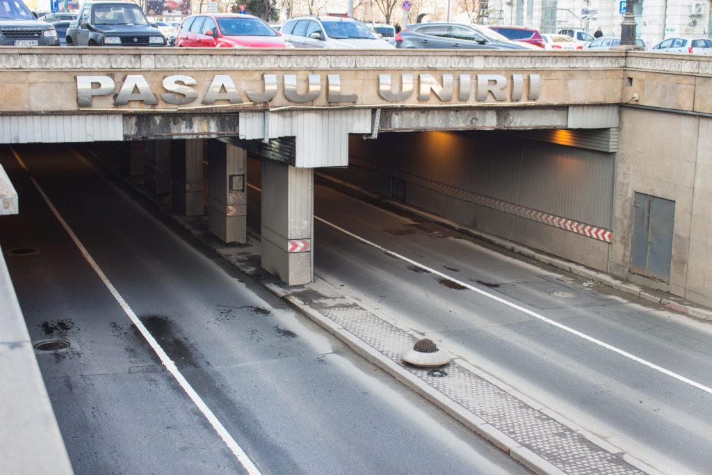 Traficul rutier a fost restricţionat