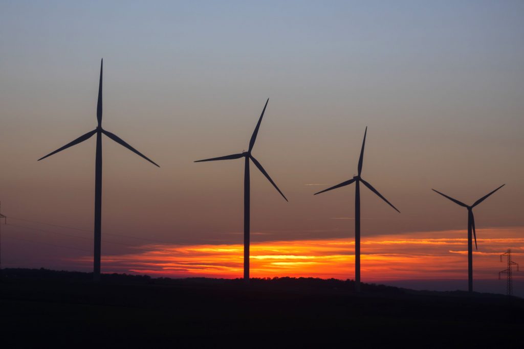 Euroaprlamentar PSD: energia la preţuri accesibile trebuie să provină din surse regenerabile