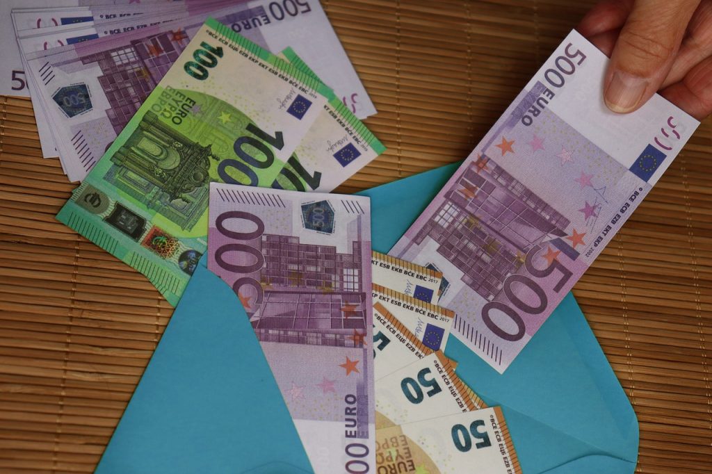 Anul 2022 va fi anul creşterilor salariale în Europa de Est.