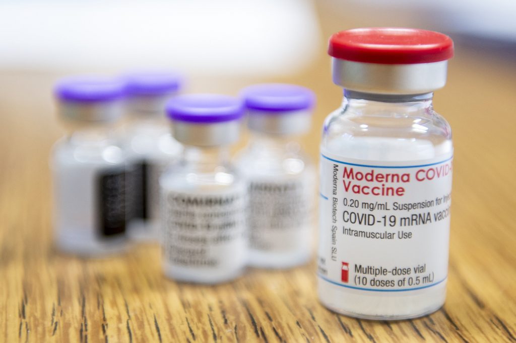 Doză de vaccin Moderna.