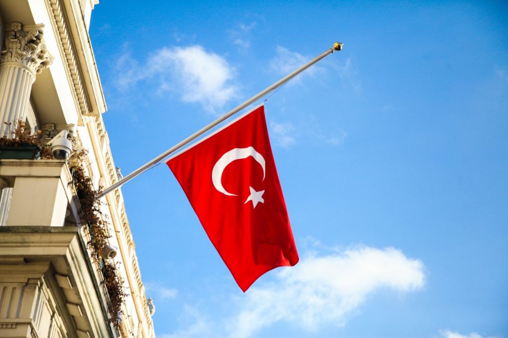 Facebook şi Twitter, considerate de Turcia un teren periculos. Țara pregăteşte o lege care le-ar putea bloca