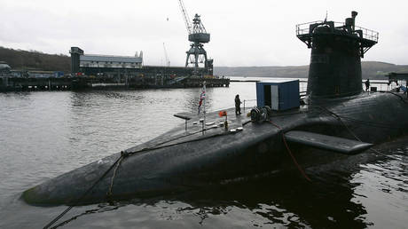 FILE PHOTO: Britain's HMS Vanguard nuclear-powered submarine. © Reuters / David Moir