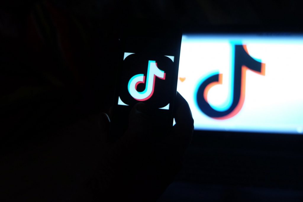Un judecător din cadrul Tribunalului Cluj a fost exclus din magistratură din cauza a două clipuri pe TikTok