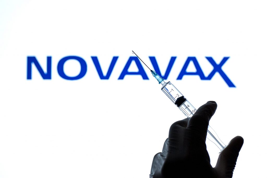Novavax spune că ar putea începe să producă un vaccin specific Omicron în ianuarie