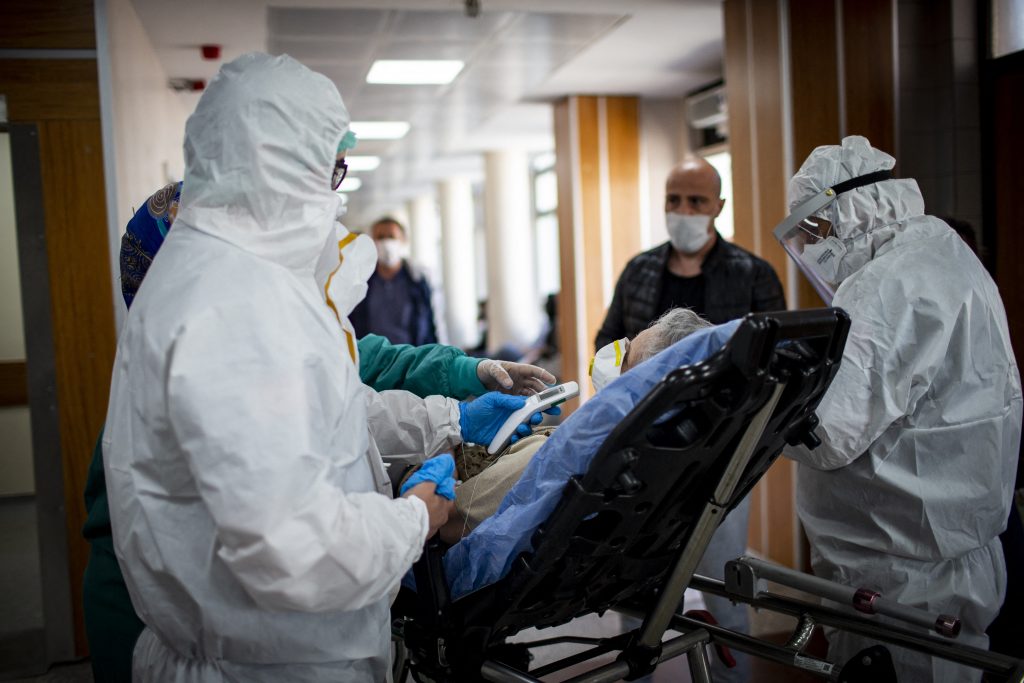 Studiu. Un medicament folosit pentru astm ar putea reduce nevoia de spitalizare dacă ești bolnav de COVID-19