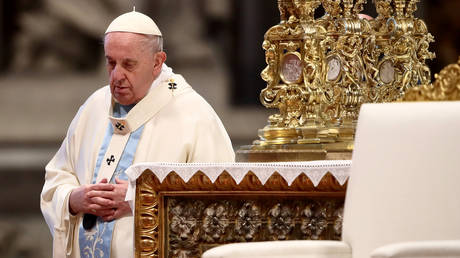 Pope Francis attends a Mass at Saint Peter's Basilica in the Vatican. © Grzegorz Galazka / Vatican Pool / Getty Images