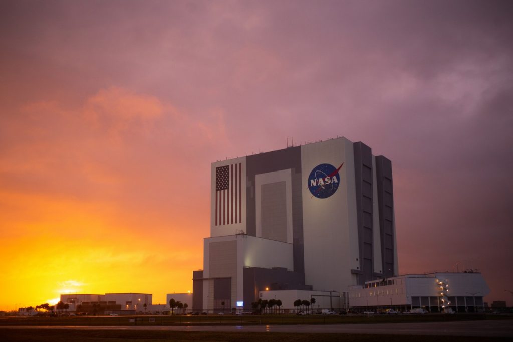 NASA LIVE Lansare istorică în spațiu: Elon Musk trimite doi astronauți pe orbită