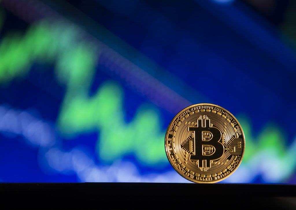 Bitcoin se apropie de cea mai mare valoare din istorie, ajunge la aproape 19.000 de dolari