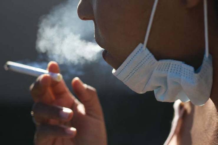 fumat_cu_mască