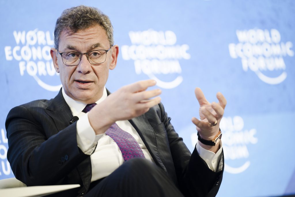 CEO-ul Pfizer, Albert Burla a fost testat pozitiv pentru COVID-19