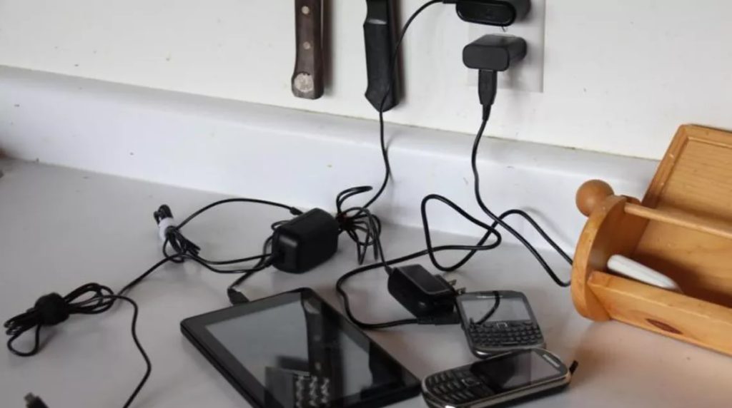 Încărcător unic toate telefoanele
