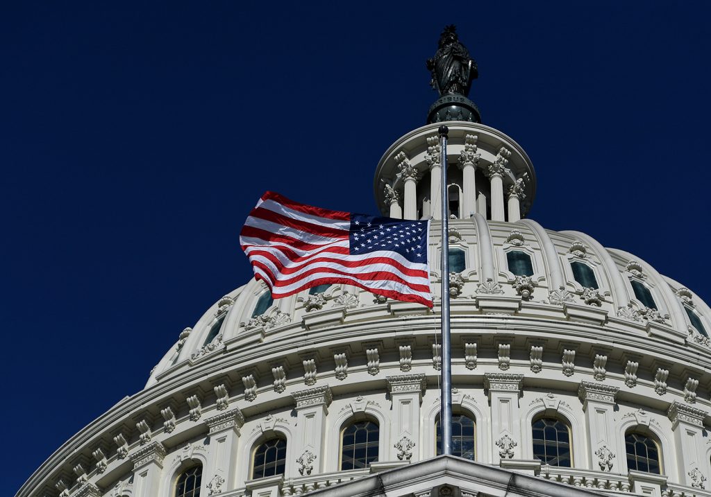 Alegerile intermediare din Statele Unite ale Americii. Republicanii şi Democraţii se luptă pentru controlul Congresului